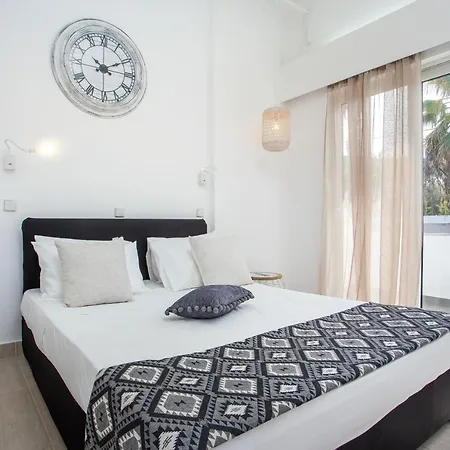 Rosie's Bellezza Aparthotel