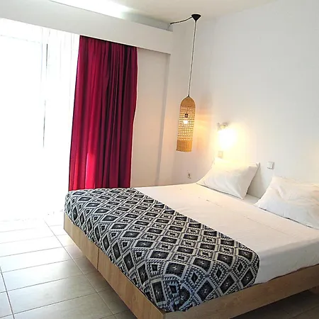 Rosie's Bellezza Apartahotel