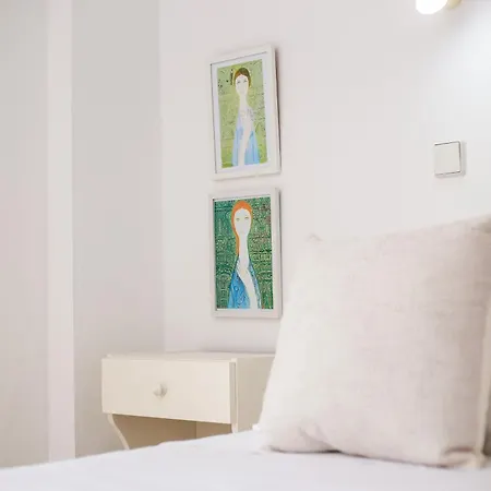 Rosie's Bellezza Aparthotel