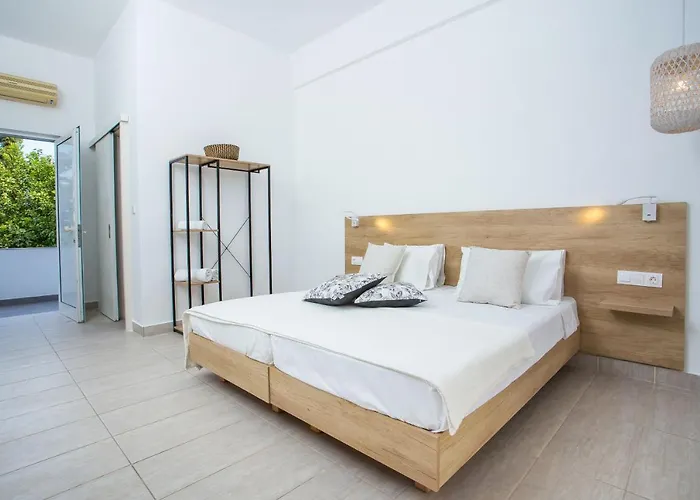 Rosie's Bellezza Φαληράκι