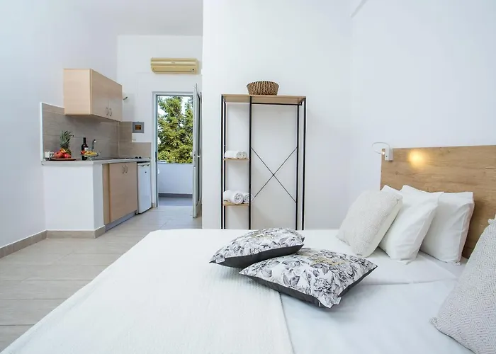 Rosie's Bellezza 3* Φαληράκι